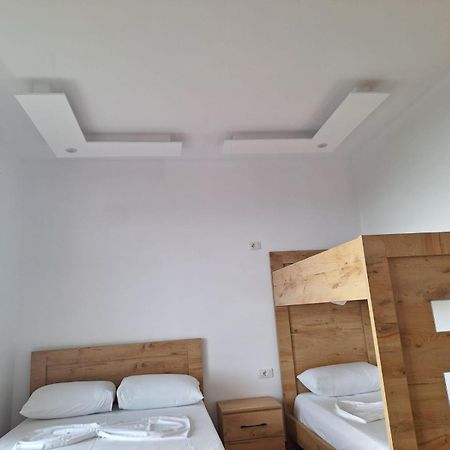 Xuxi Apartments Lukovë エクステリア 写真