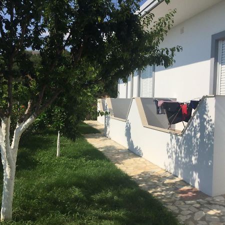 Xuxi Apartments Lukovë エクステリア 写真