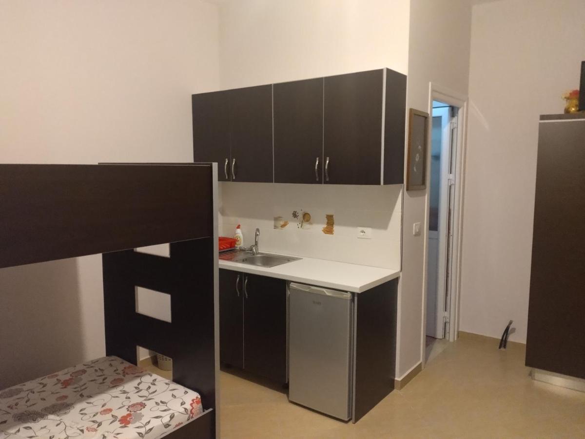 Xuxi Apartments Lukovë エクステリア 写真