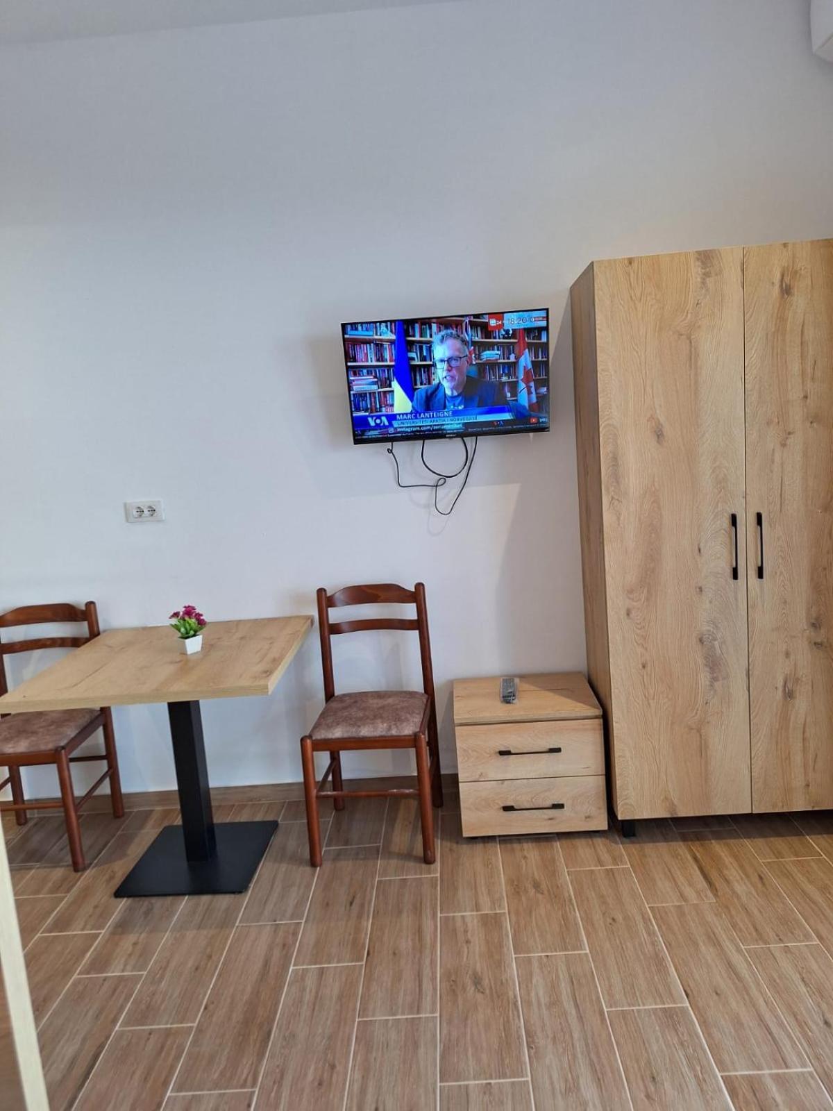 Xuxi Apartments Lukovë エクステリア 写真