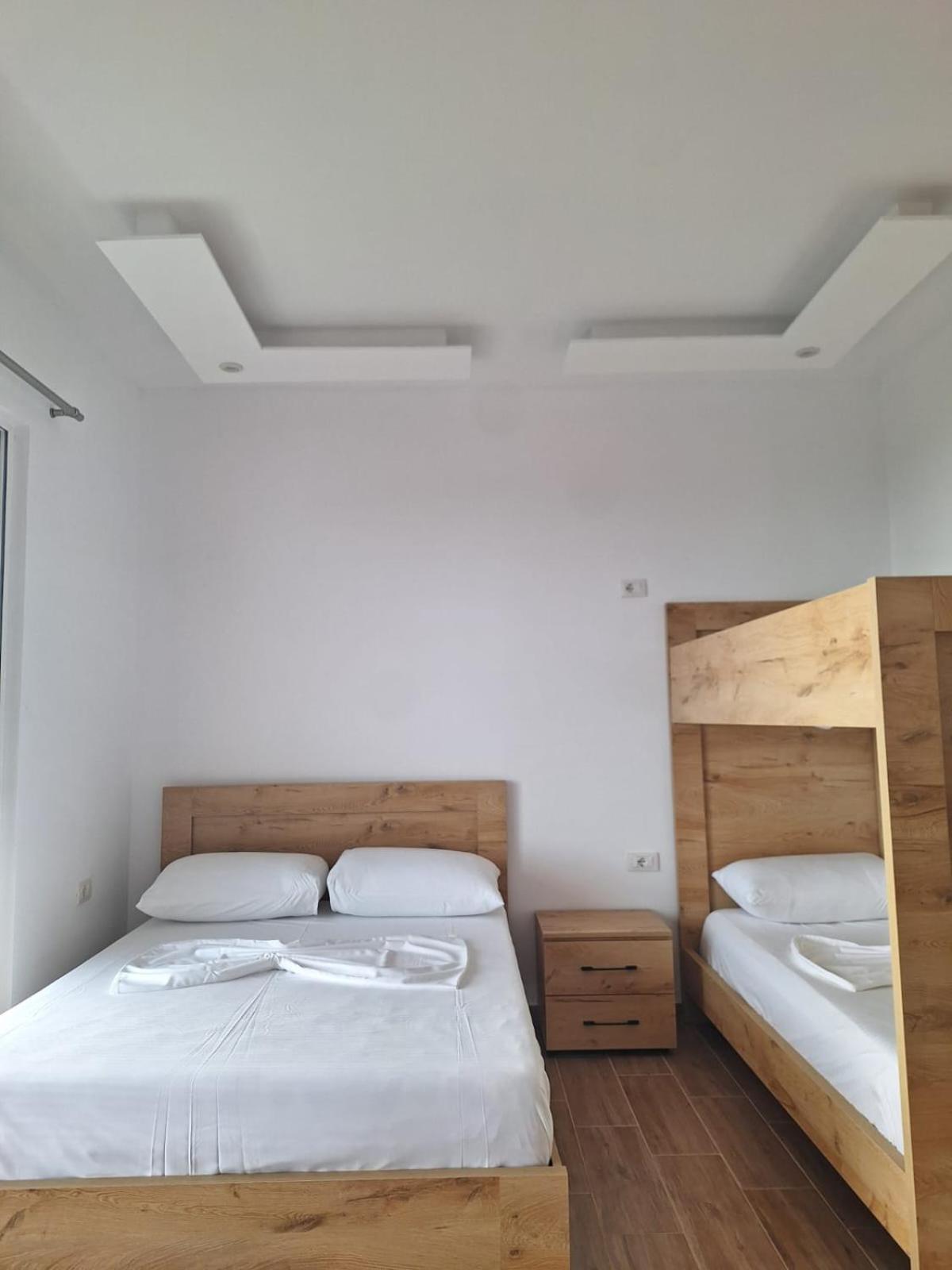 Xuxi Apartments Lukovë エクステリア 写真