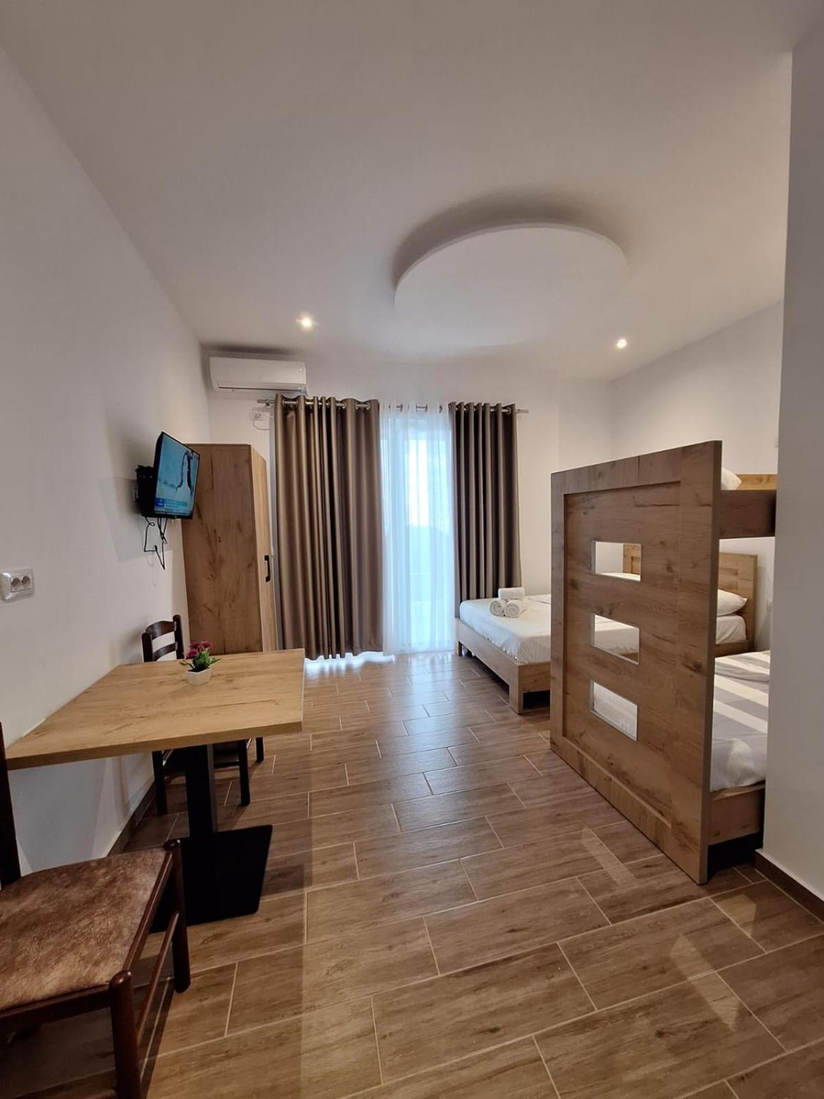 Xuxi Apartments Lukovë エクステリア 写真