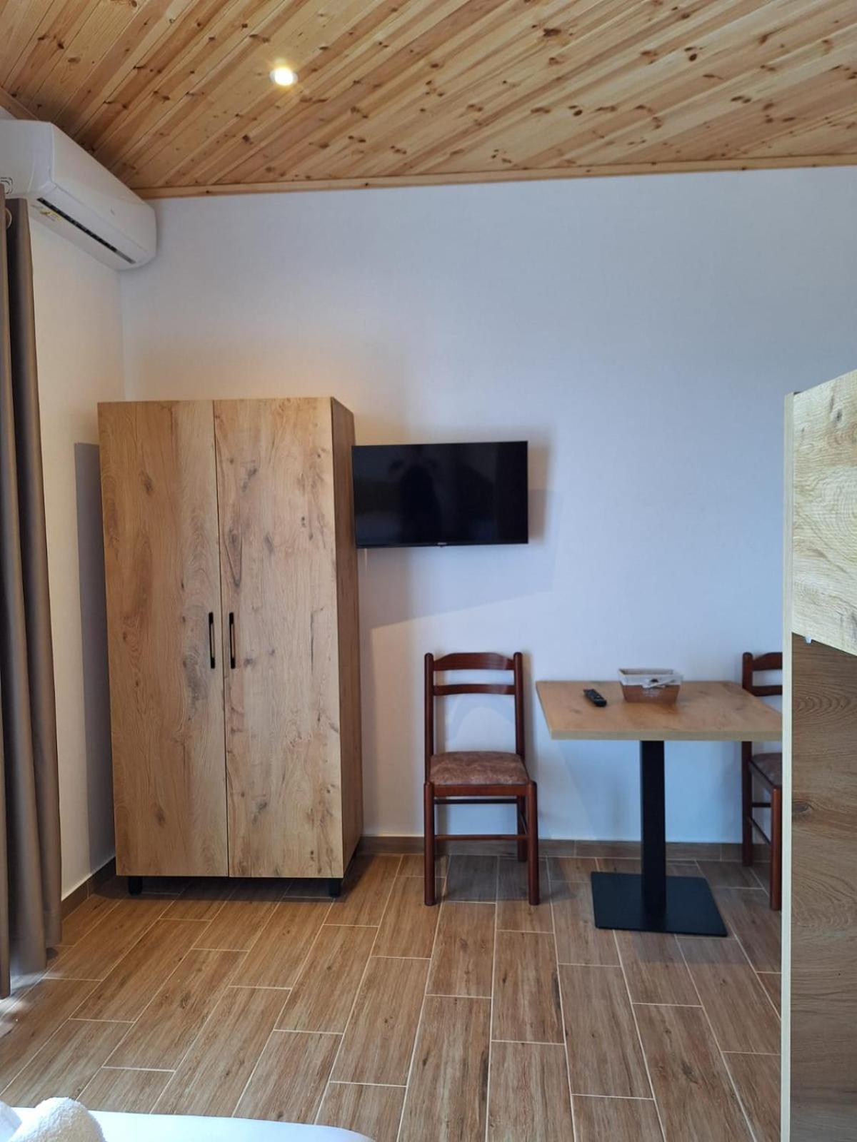 Xuxi Apartments Lukovë エクステリア 写真