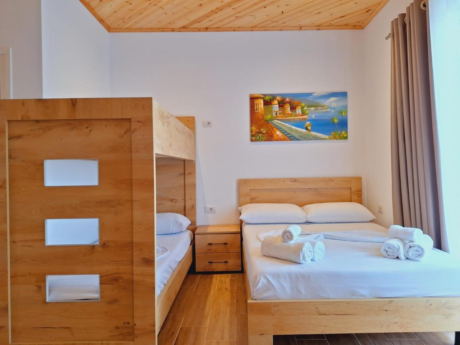Xuxi Apartments Lukovë エクステリア 写真