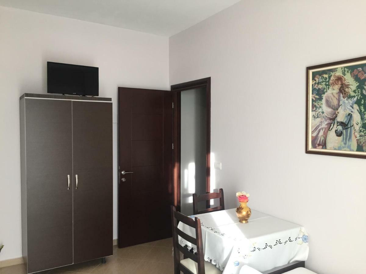 Xuxi Apartments Lukovë エクステリア 写真