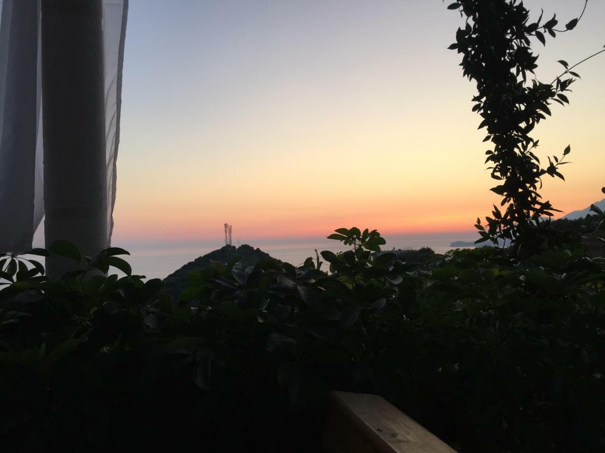 Xuxi Apartments Lukovë エクステリア 写真